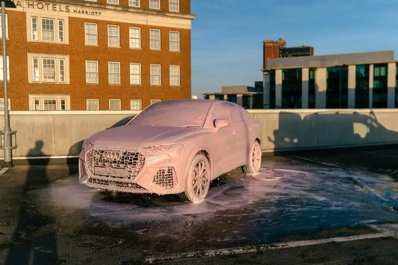 Fully foamed Audi