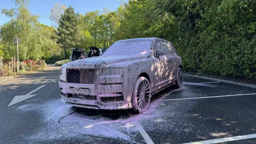 Rolls-Royce Cullinan — snow foam detail by Velux Detailing